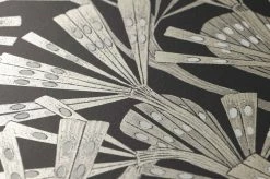 Tapete Tiberia Perlbeige -Wallpaper From The 70s Geschäft 821361 B Tiberia 2880x1440