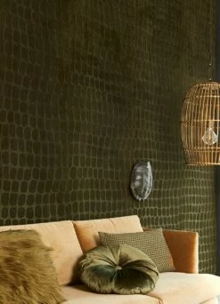 Tapete Croco Velvet Olivgrün -Wallpaper From The 70s Geschäft Croco Velvet B 821913 2880x1440