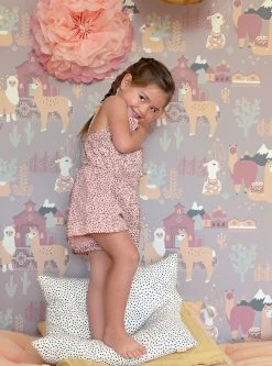 Tapete Lama Village Grauviolett -Wallpaper From The 70s Geschäft Lama Village B 389364 2880x1440