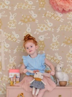 Tapete Rabbit Party Beige -Wallpaper From The 70s Geschäft Rabbit Party B 389392 2880x1440