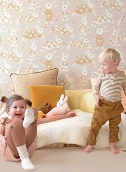 Tapete Rabbit Party Hellgraubeige -Wallpaper From The 70s Geschäft Rabbit Party C 389391 2880x1440