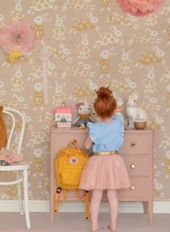 Tapete Rabbit Party Beige -Wallpaper From The 70s Geschäft Rabbit Party C 389392 2880x1440