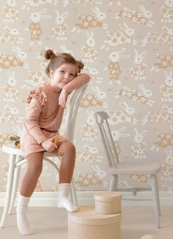 Tapete Rabbit Party Hellgraubeige -Wallpaper From The 70s Geschäft Rabbit Party D 389391 2880x1440