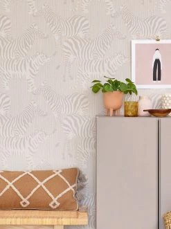 Tapete Safari Stripes Graubeige -Wallpaper From The 70s Geschäft Safari Stripes C 389431 2880x1440