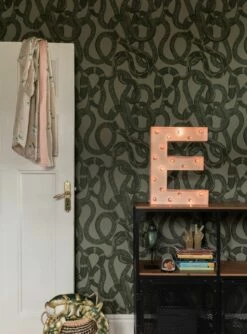 Tapete Snake Peek Moosgrau -Wallpaper From The 70s Geschäft Snake Peek G 341112 2880x1440