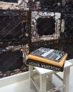 Tapete Brooklyn Tins 07 Graubraun -Wallpaper From The 70s Geschäft brooklyn tins07 270127 a 2880x1440